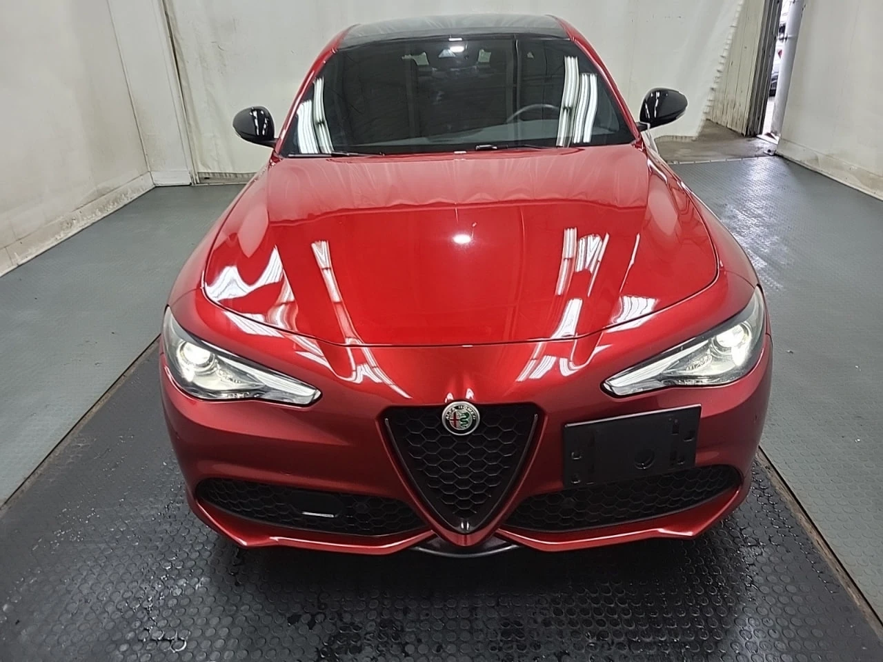 Alfa Romeo Giulia VELOCE* CARFAX* АВТОФИНАНС БЕЗ ПЪРВОНАЧАЛНА ВНОСКА - изображение 4