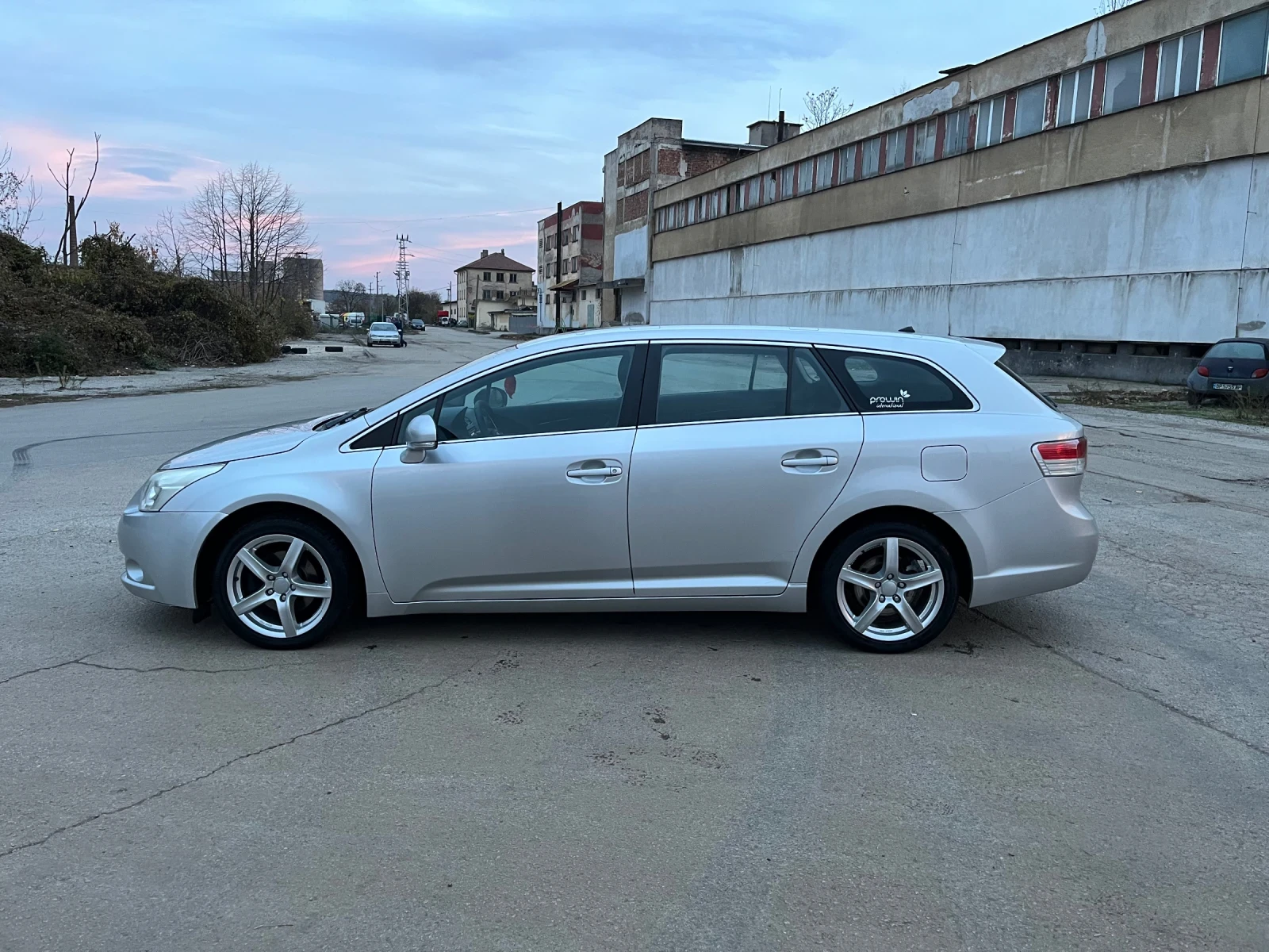 Toyota Avensis 2.0 D4d 126кс Внос Германия - изображение 2