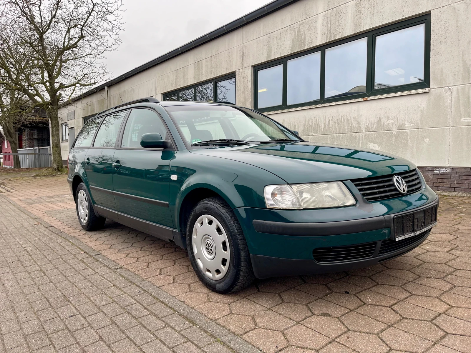 VW Passat 1.6 Benzin 102hp - изображение 4