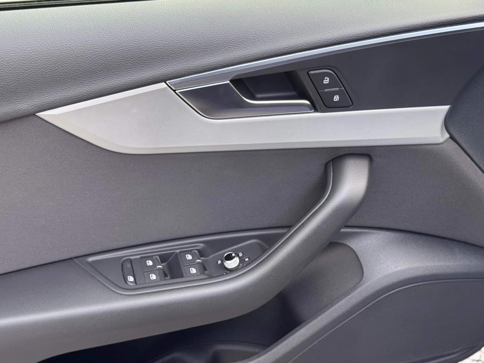 Audi A4 35TDi MILD HYBRID ДИСТРОНИК АВТОМАТИК НАВИГАЦИЯ - изображение 9