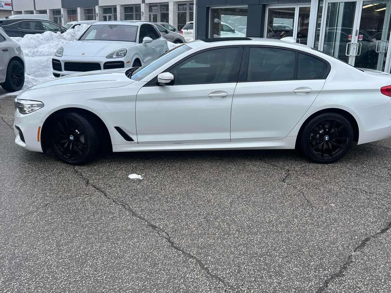 BMW 530 530i xDrive  CARFAX | Mobile.bg � ����������� 2