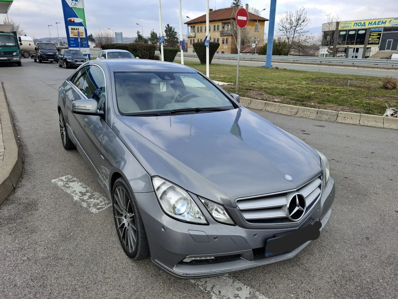 Mercedes-Benz E 220