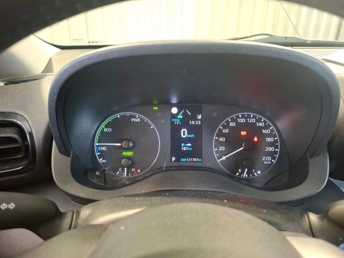 Toyota Yaris 1.5 Hybrid Реални КМ, снимка 11 - Автомобили и джипове - 53770193