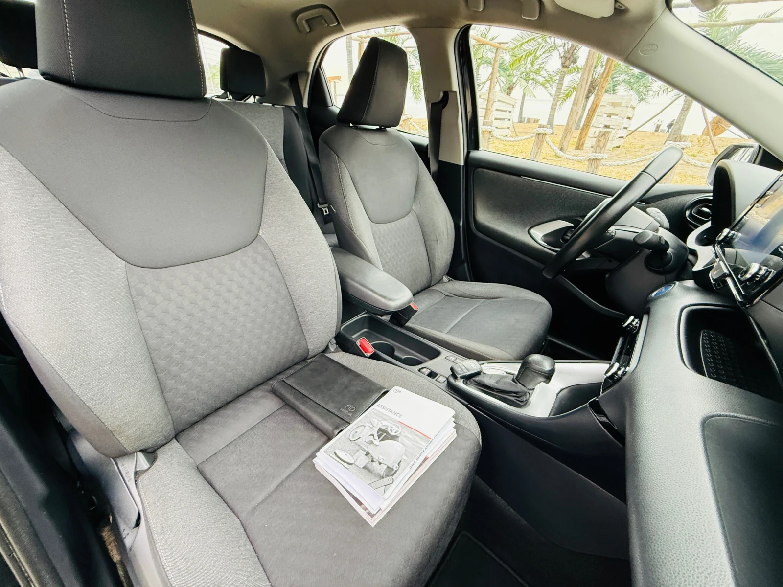 Toyota Yaris 1.5 Hybrid Реални КМ, снимка 10 - Автомобили и джипове - 53770193