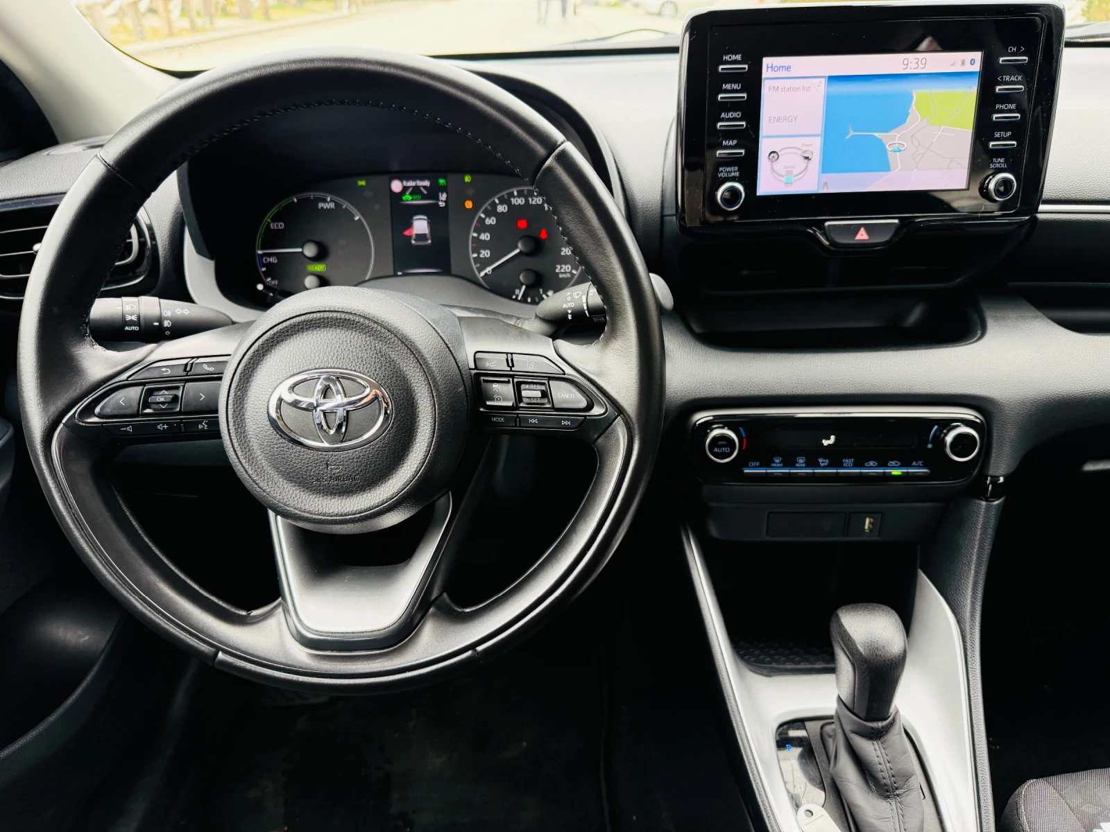 Toyota Yaris 1.5 Hybrid Реални КМ, снимка 8 - Автомобили и джипове - 53770193