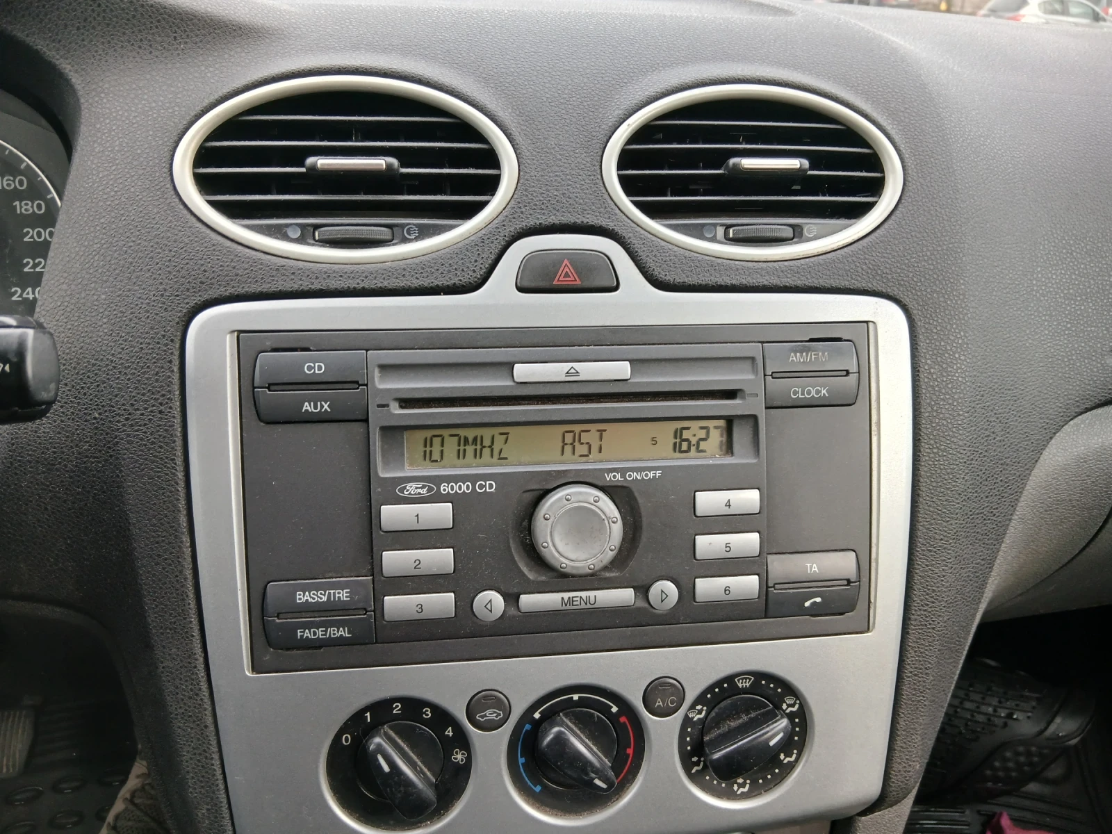 Ford Focus, снимка 8 - Автомобили и джипове - 53929923