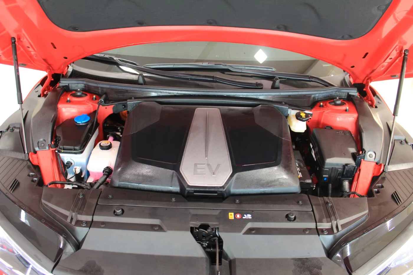 Kia EV6 ELECTRIC/170HP/ACC/LED/WINTER P./CAM/NAVI/174h, снимка 8 - Автомобили и джипове - 53976818