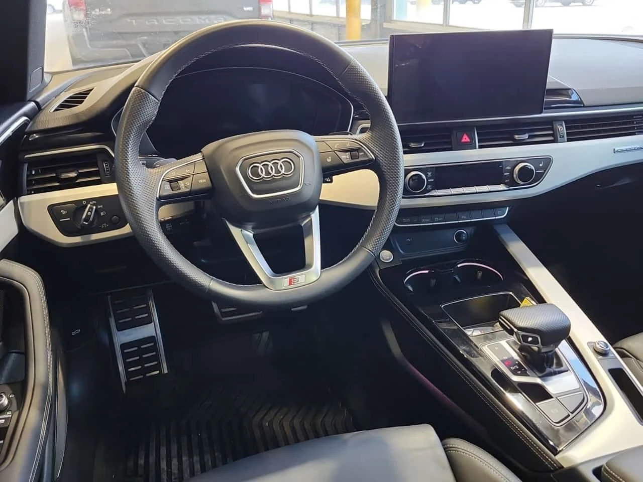 Audi A4 TECHNIK| 2 KЛЮЧА| 2 ЧИФТА ГУМИ С ДЖАНТИ| 360| , снимка 8 - Автомобили и джипове - 54509721