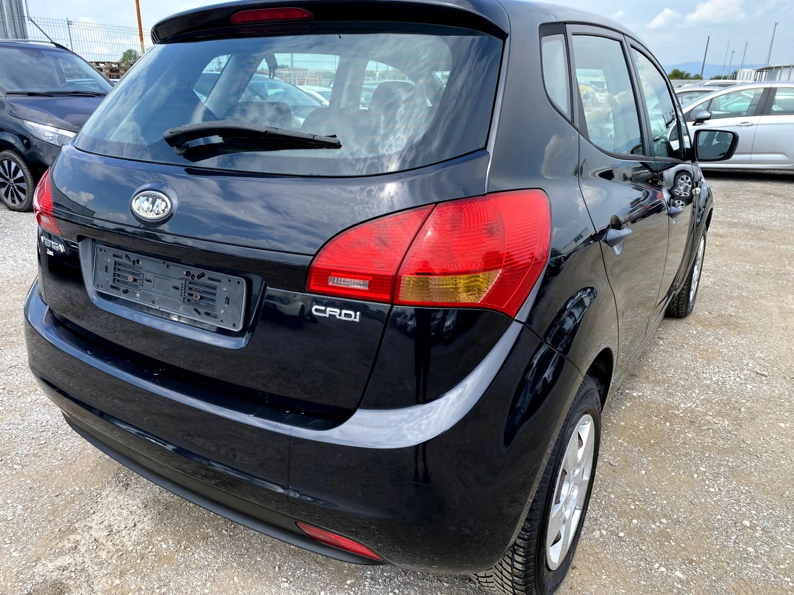 Kia Venga 1.4CRDi 2013г., снимка 4 - Автомобили и джипове - 55009436