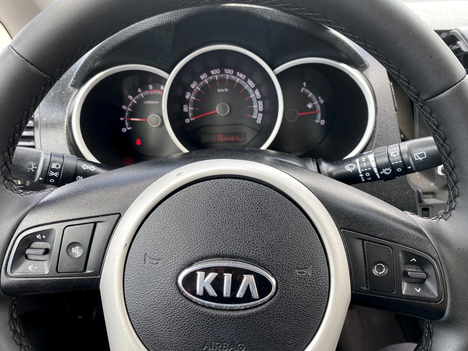 Kia Venga 1.4CRDi 2013г., снимка 7 - Автомобили и джипове - 55009436