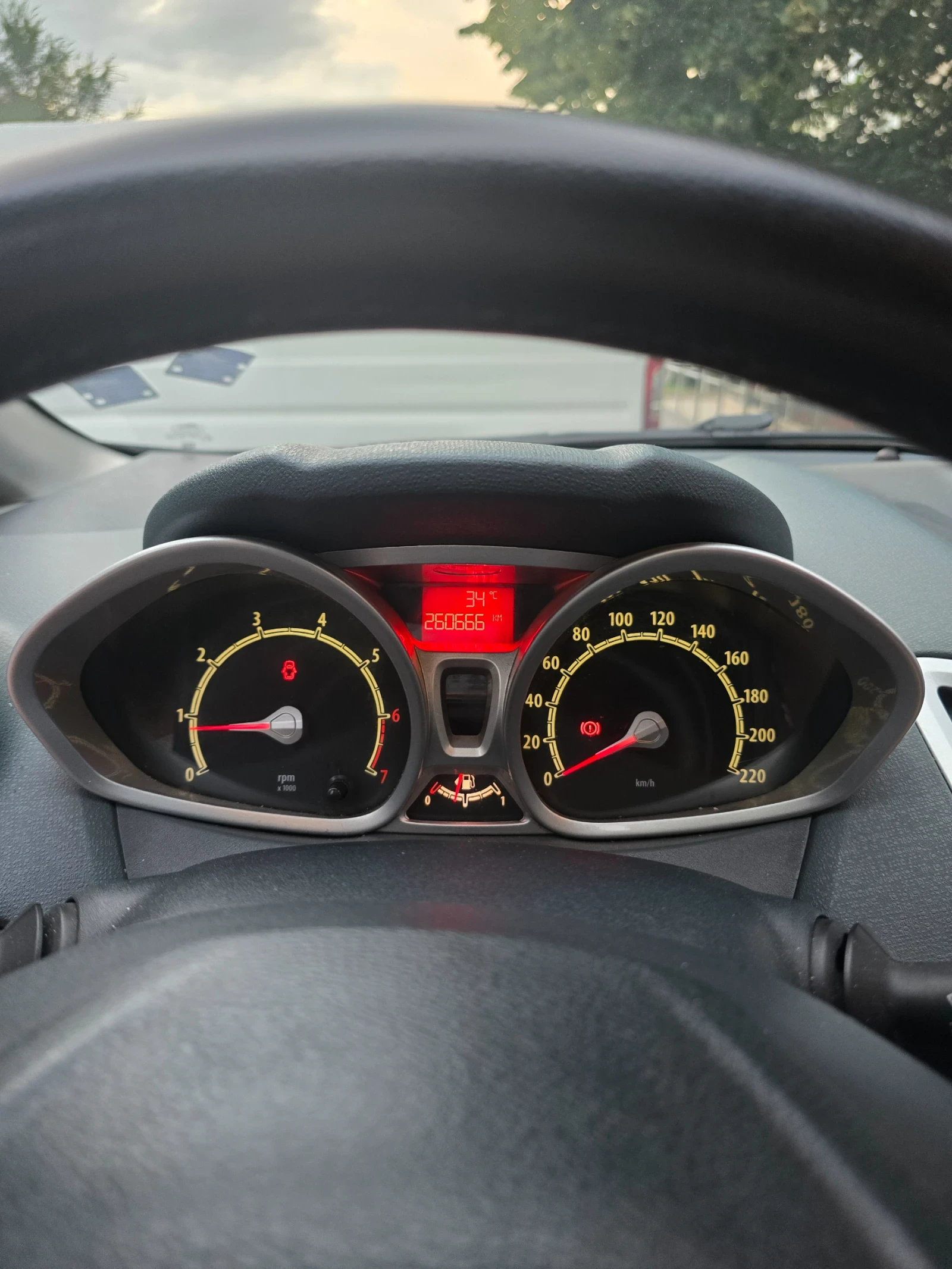Ford Fiesta 1.4 Бензин/Газ, снимка 14 - Автомобили и джипове - 55344779