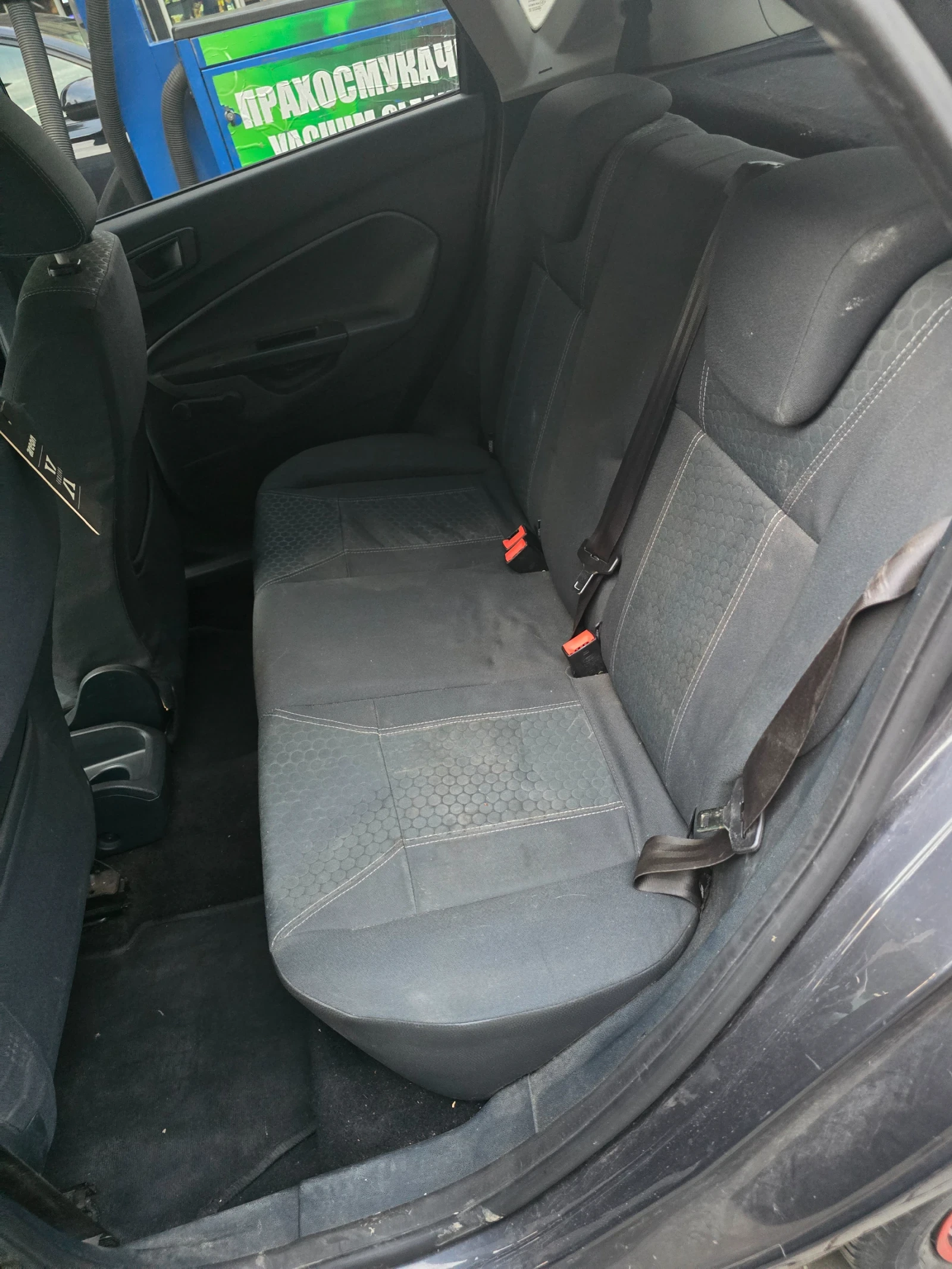 Ford Fiesta 1.4 Бензин/Газ, снимка 11 - Автомобили и джипове - 55344779