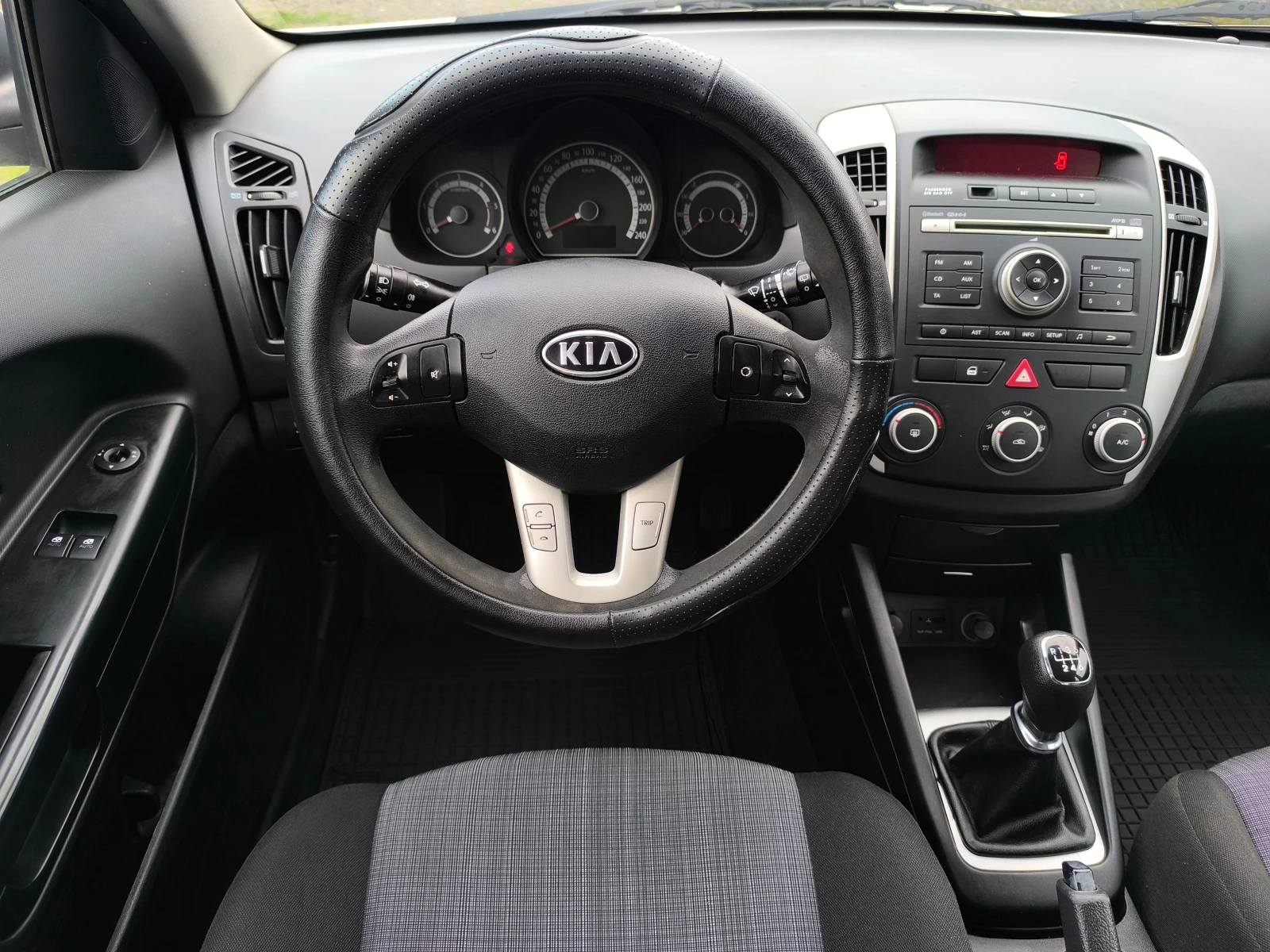 Kia Ceed FACE LIFT-1.6CRDI-90��-6 ��������-�����-EURO 5 !!! | Mobile.bg � ����������� 11