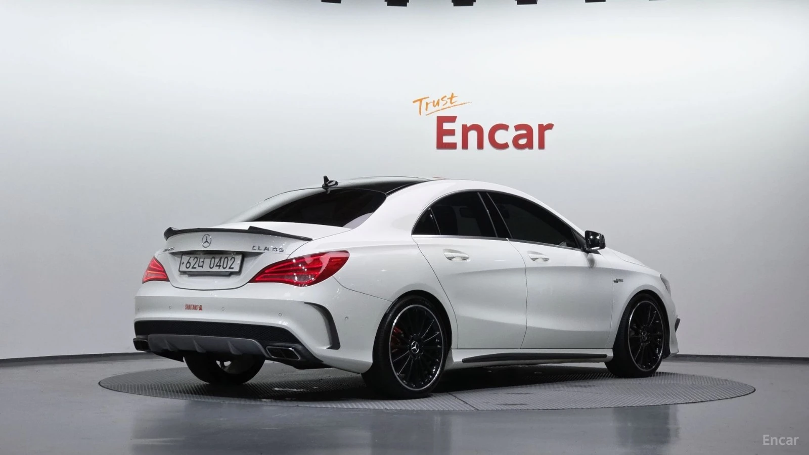 Mercedes-Benz CLA 45 AMG 4MATIC* AMBIENT* ПОДГРЕВ* ОБДУХВАНЕ* КАМЕРА* , снимка 3 - Автомобили и джипове - 55623292