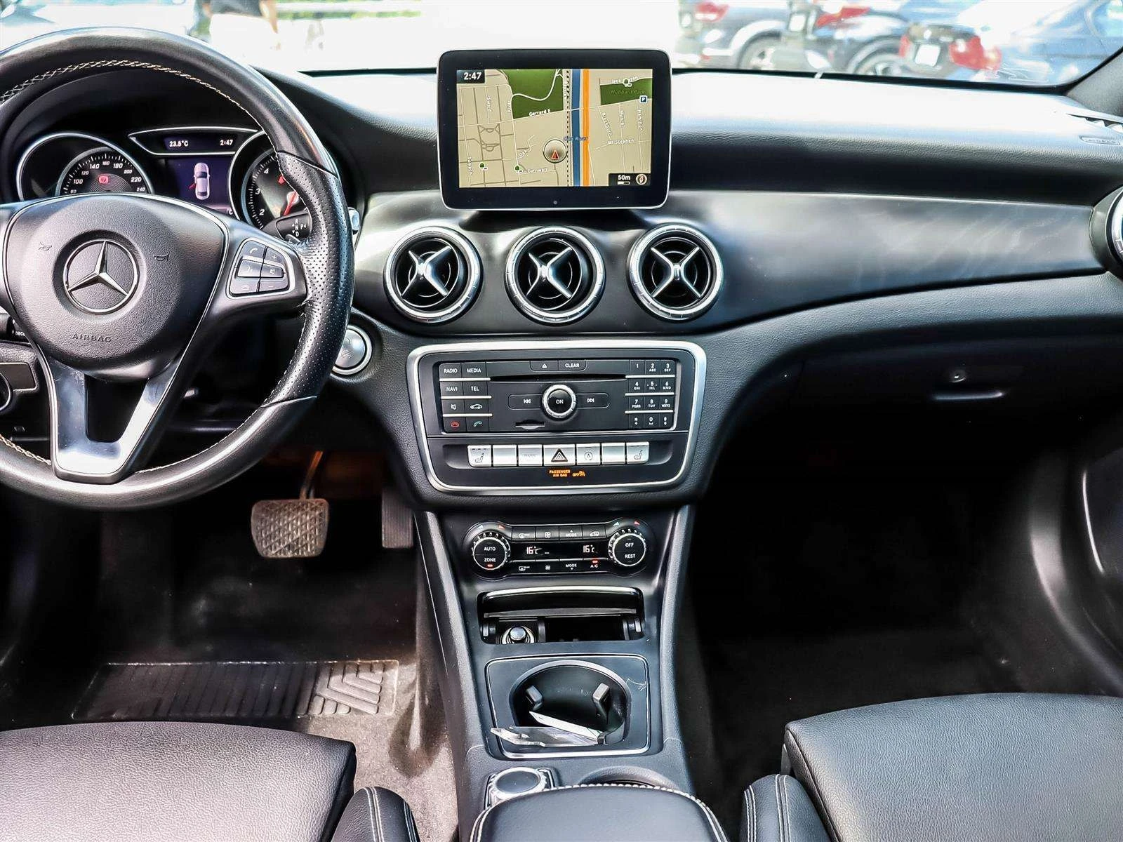 Mercedes-Benz CLA 250 PANO| ПОДГРЕВИ| ПАМЕТ| ФИКС ЦЕНА ДО БГ| , снимка 11 - Автомобили и джипове - 55849329
