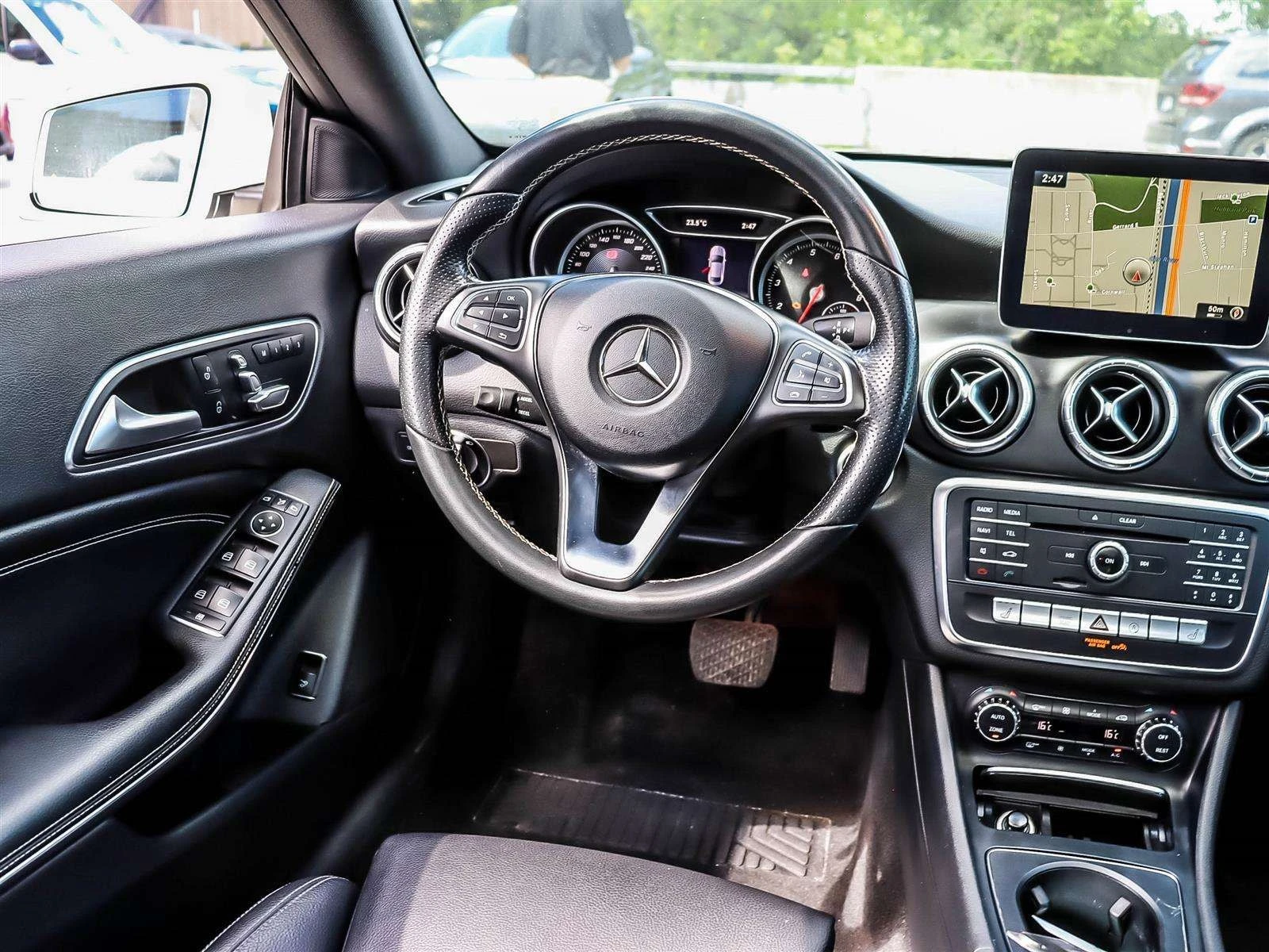 Mercedes-Benz CLA 250 PANO| ПОДГРЕВИ| ПАМЕТ| ФИКС ЦЕНА ДО БГ| , снимка 10 - Автомобили и джипове - 55849329