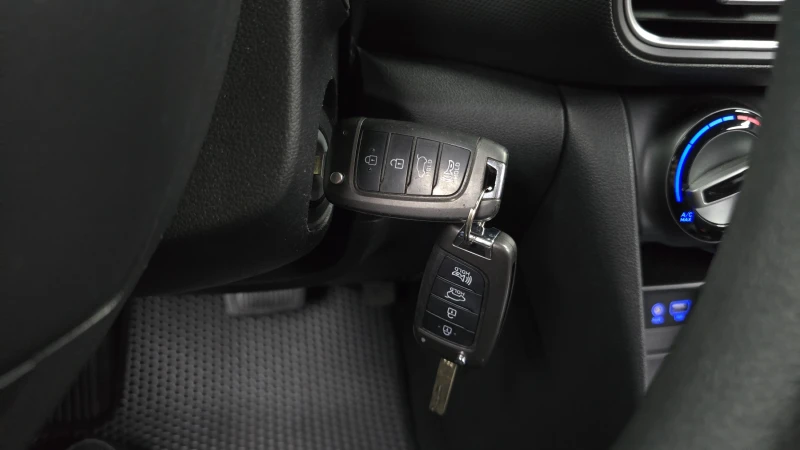 Hyundai Kona 1.6 CRDI / Автоматик / Пълна сервизна история !!!, снимка 15 - Автомобили и джипове - 53466228