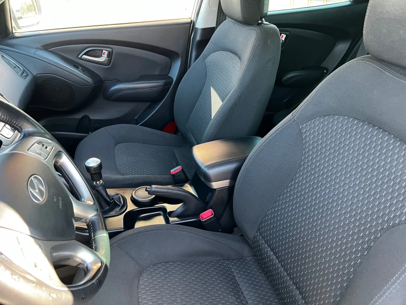 Hyundai IX35 2000 бензин, снимка 9 - Автомобили и джипове - 53500464