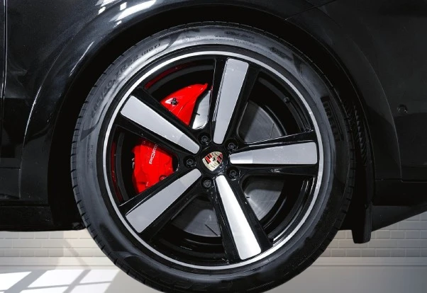 Porsche Cayenne Turbo E-Hybrid = SportDesign = Гаранция - изображение 4