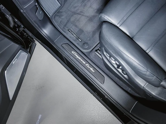 Porsche Cayenne Turbo E-Hybrid = SportDesign = Гаранция - изображение 5