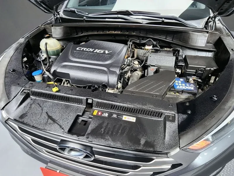 Hyundai Tucson 2.0 CRDi, снимка 6 - Автомобили и джипове - 54258396