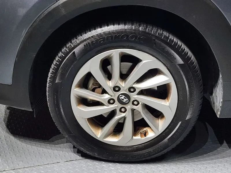 Hyundai Tucson 2.0 CRDi, снимка 5 - Автомобили и джипове - 54258396