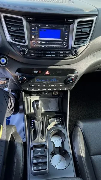 Hyundai Tucson 2.0 - САМО 30% АВАНС, снимка 14 - Автомобили и джипове - 56065843