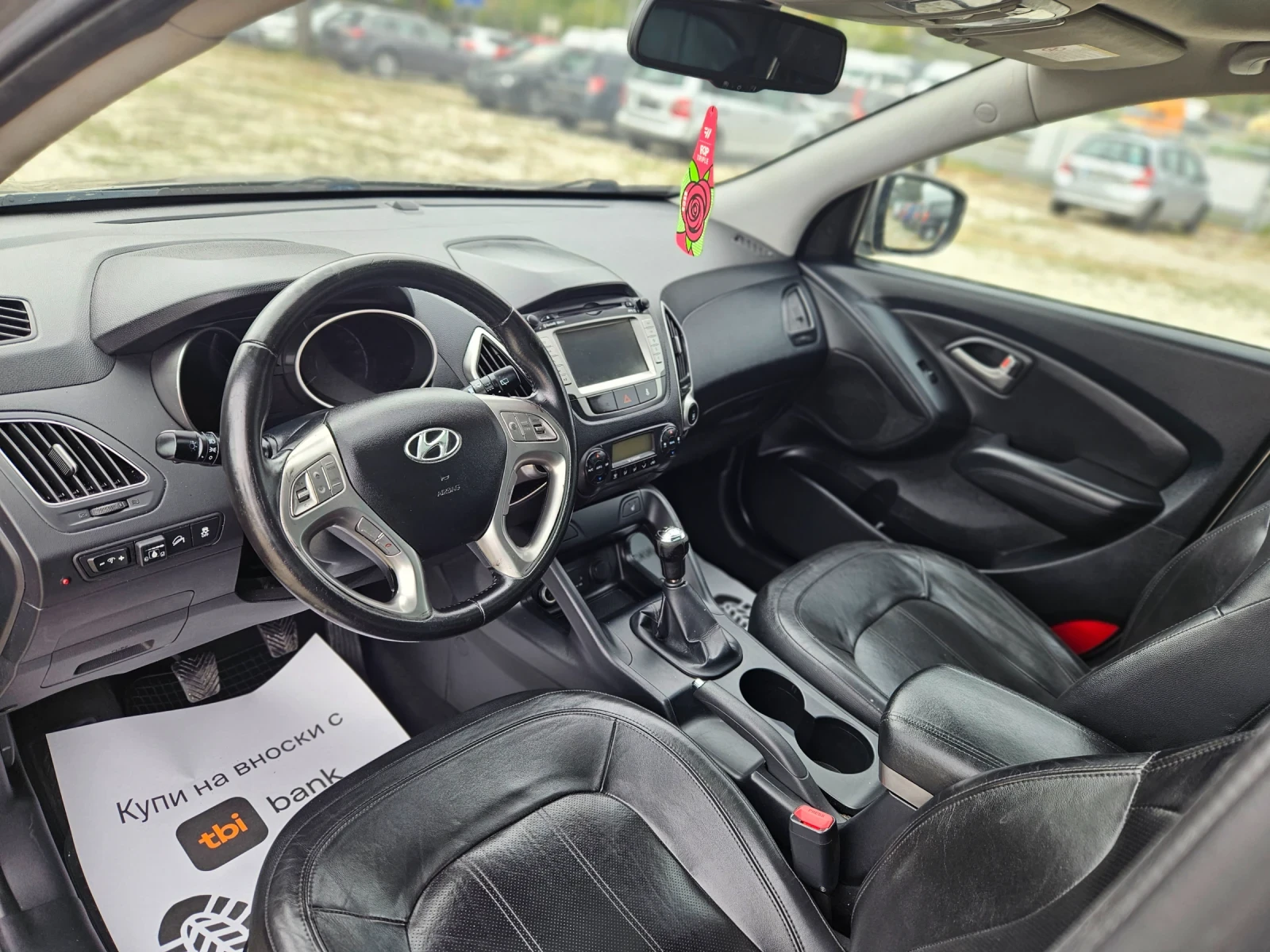 Hyundai IX35 2.0/FULL-ЕКСТРИ/KOЖА/ГАЗ/НАВИГАЦИЯ/ПАНОРАМА - изображение 9