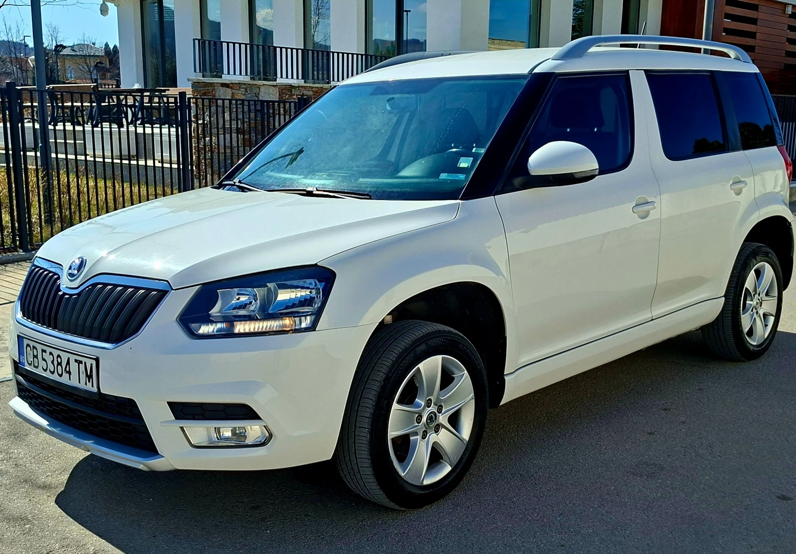 Skoda Yeti 2.0.TDI 4x4 FULL MAX, снимка 9 - Автомобили и джипове - 53838782
