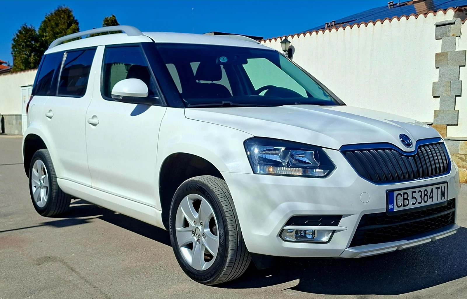 Skoda Yeti 2.0.TDI 4x4 FULL MAX, снимка 3 - Автомобили и джипове - 53838782
