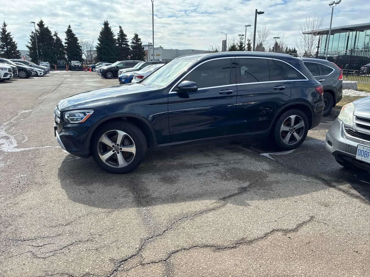 Mercedes-Benz GLC 300 4MATIC * DISTRONIC* PANORAMA* 360КАМЕРА* , снимка 2 - Автомобили и джипове - 53919178