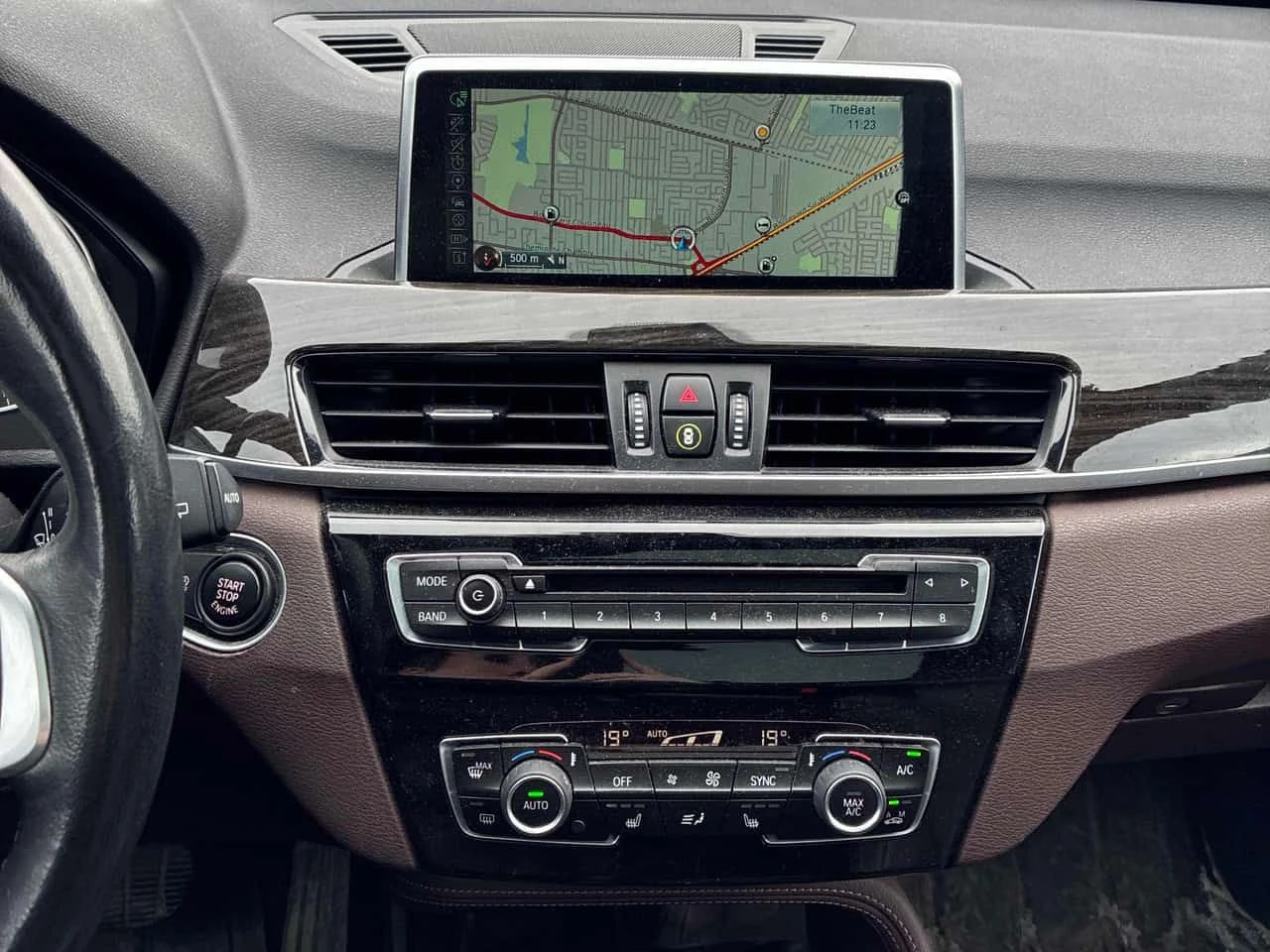 BMW X1 * xDrive28i * ГЛАВНО ПРЕДСТАВИТЕЛСТВО* ПАНОРАМА* , снимка 8 - Автомобили и джипове - 54164672