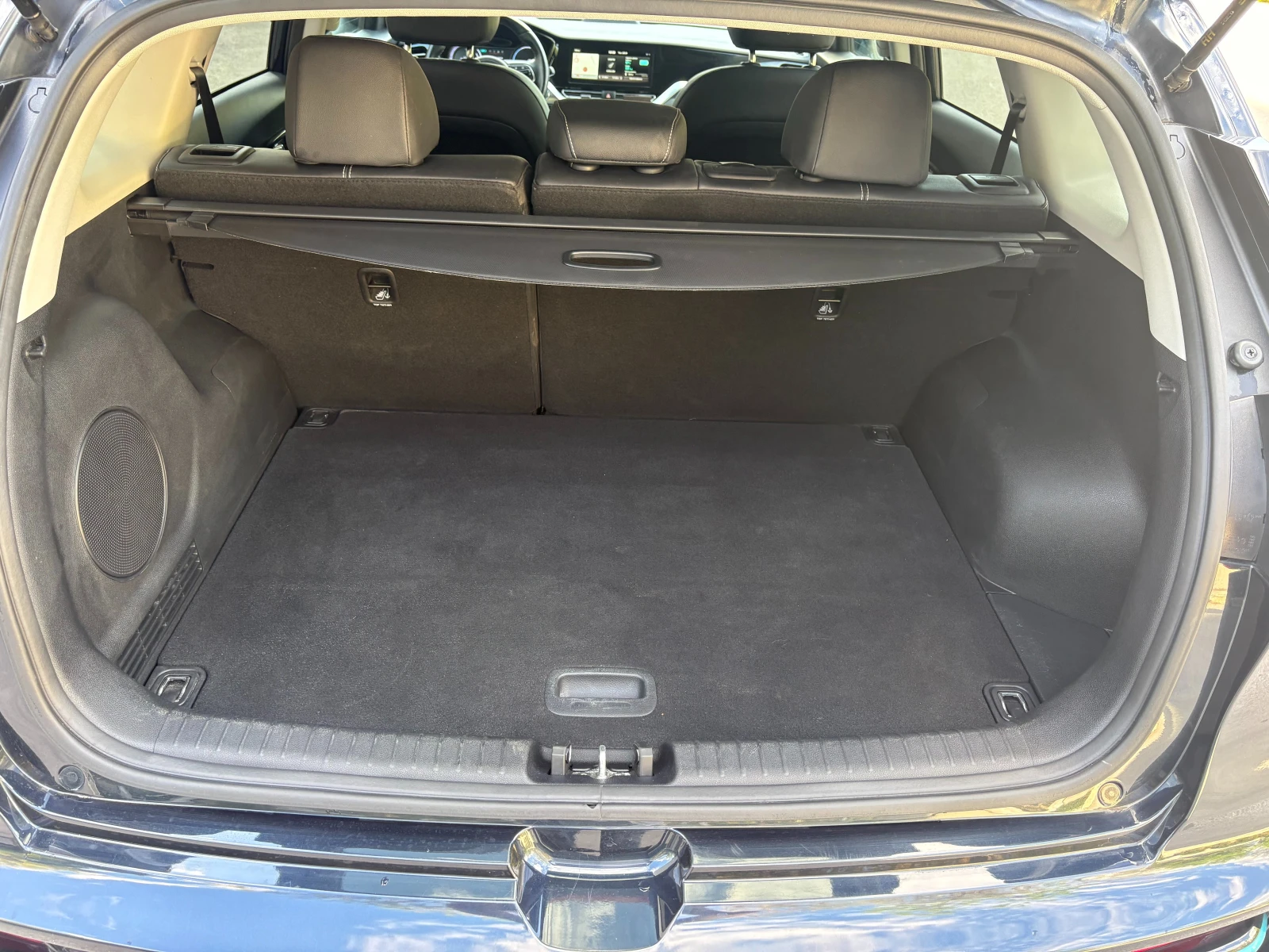 Kia Niro 64 KW , снимка 11 - Автомобили и джипове - 54348231