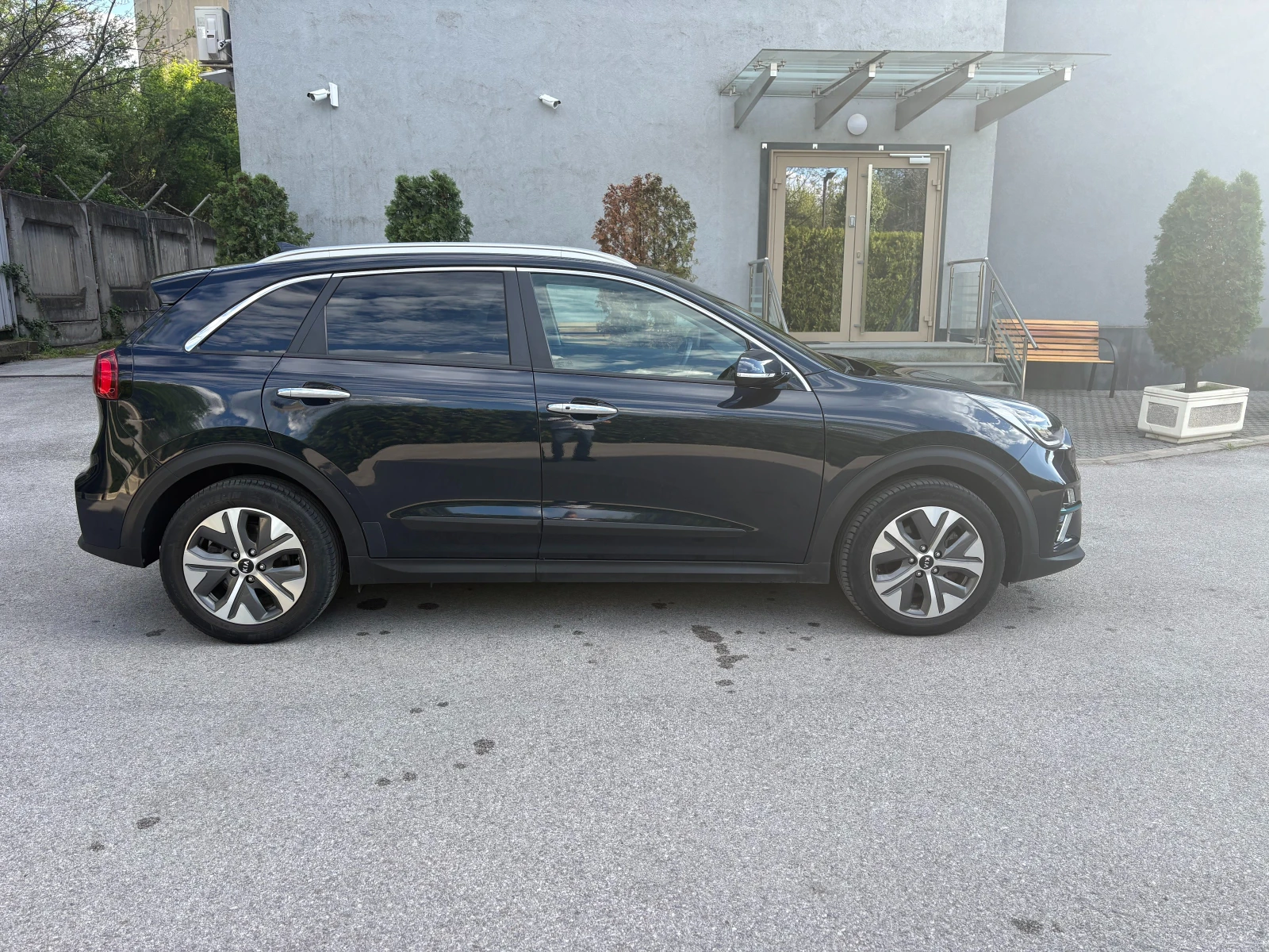 Kia Niro 64 KW , снимка 5 - Автомобили и джипове - 54348231