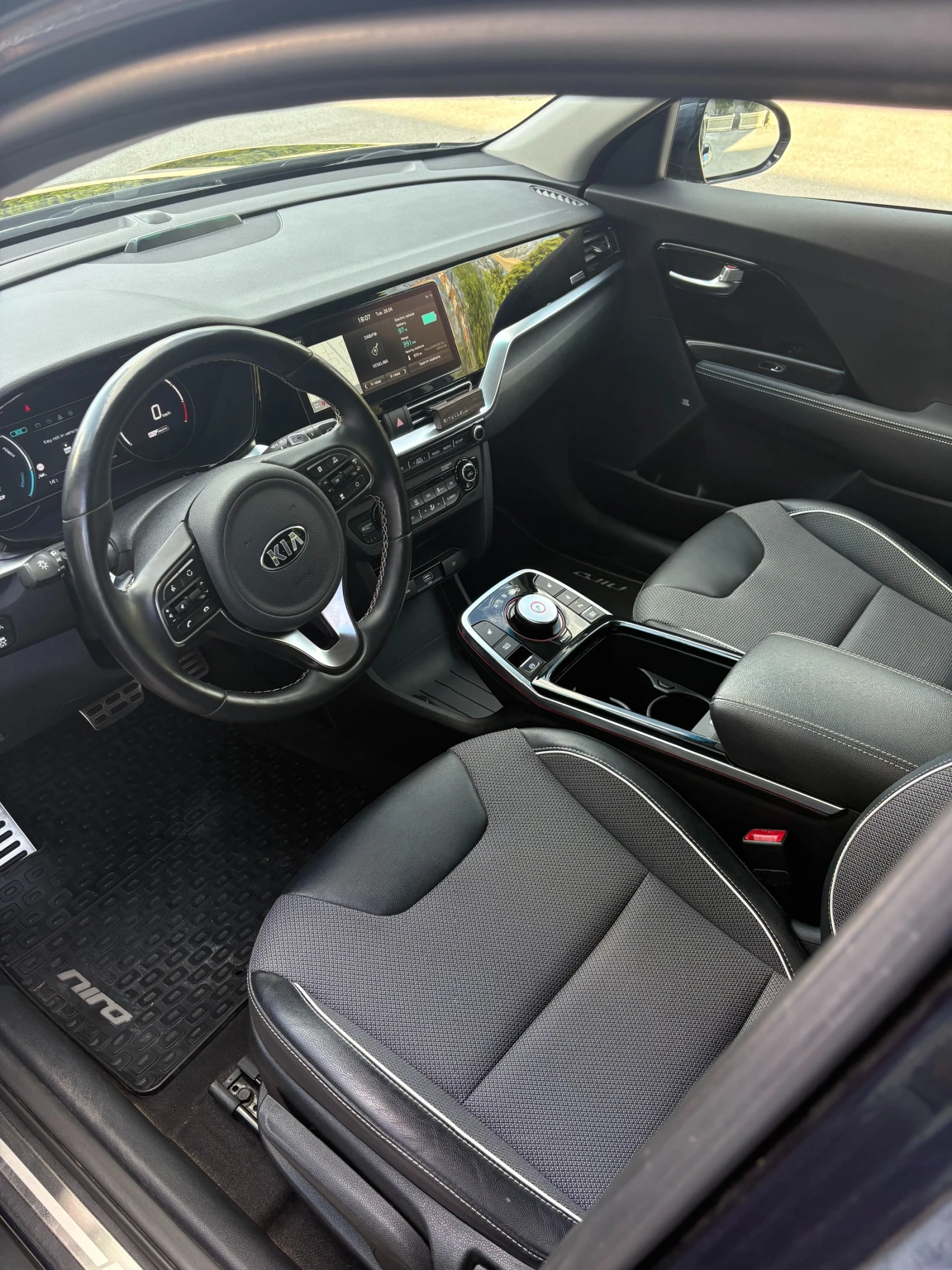 Kia Niro 64 KW , снимка 7 - Автомобили и джипове - 54348231