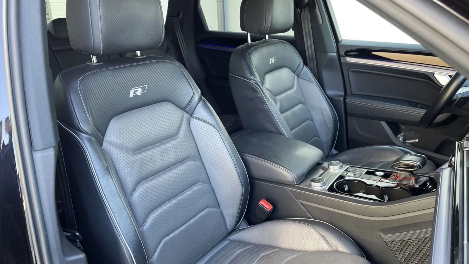 VW Touareg V6 TDI 4MOTION R-line Всички екстри, снимка 11 - Автомобили и джипове - 55154933