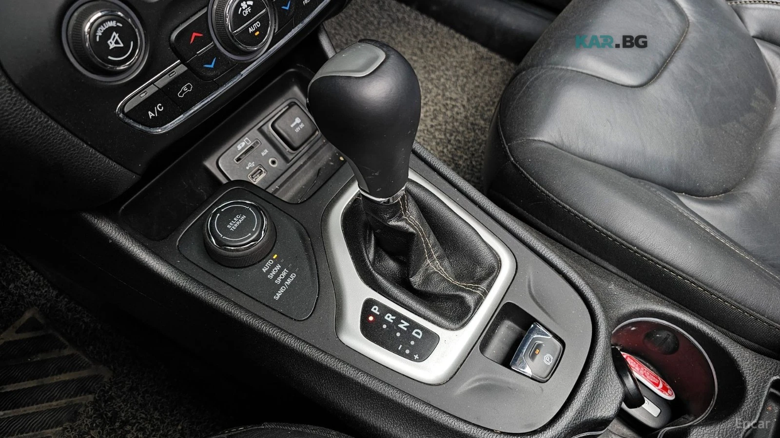 Jeep Cherokee 2.4* AWD* LONGITUDE HIGH* ПОДГРЕВ* ПАНОРАМА* КАМЕР, снимка 8 - Автомобили и джипове - 55298990
