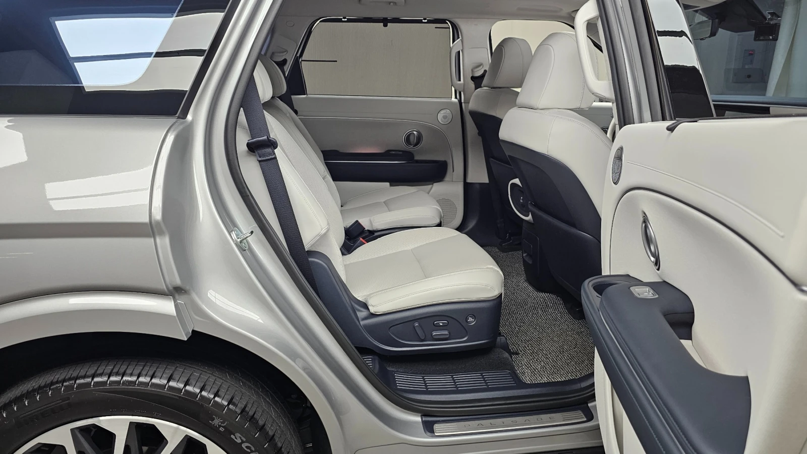 Hyundai Palisade 2.5T 4WD 7-seater, снимка 10 - Автомобили и джипове - 55478193