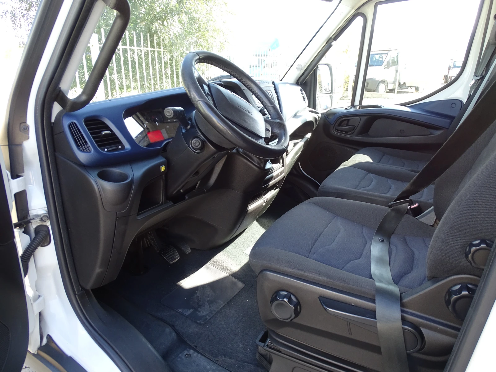 Iveco Daily 35S21 * * * ЩОРА С БОРД * * КЛИМАТИК* * 4.20 М , снимка 11 - Бусове и автобуси - 56257843