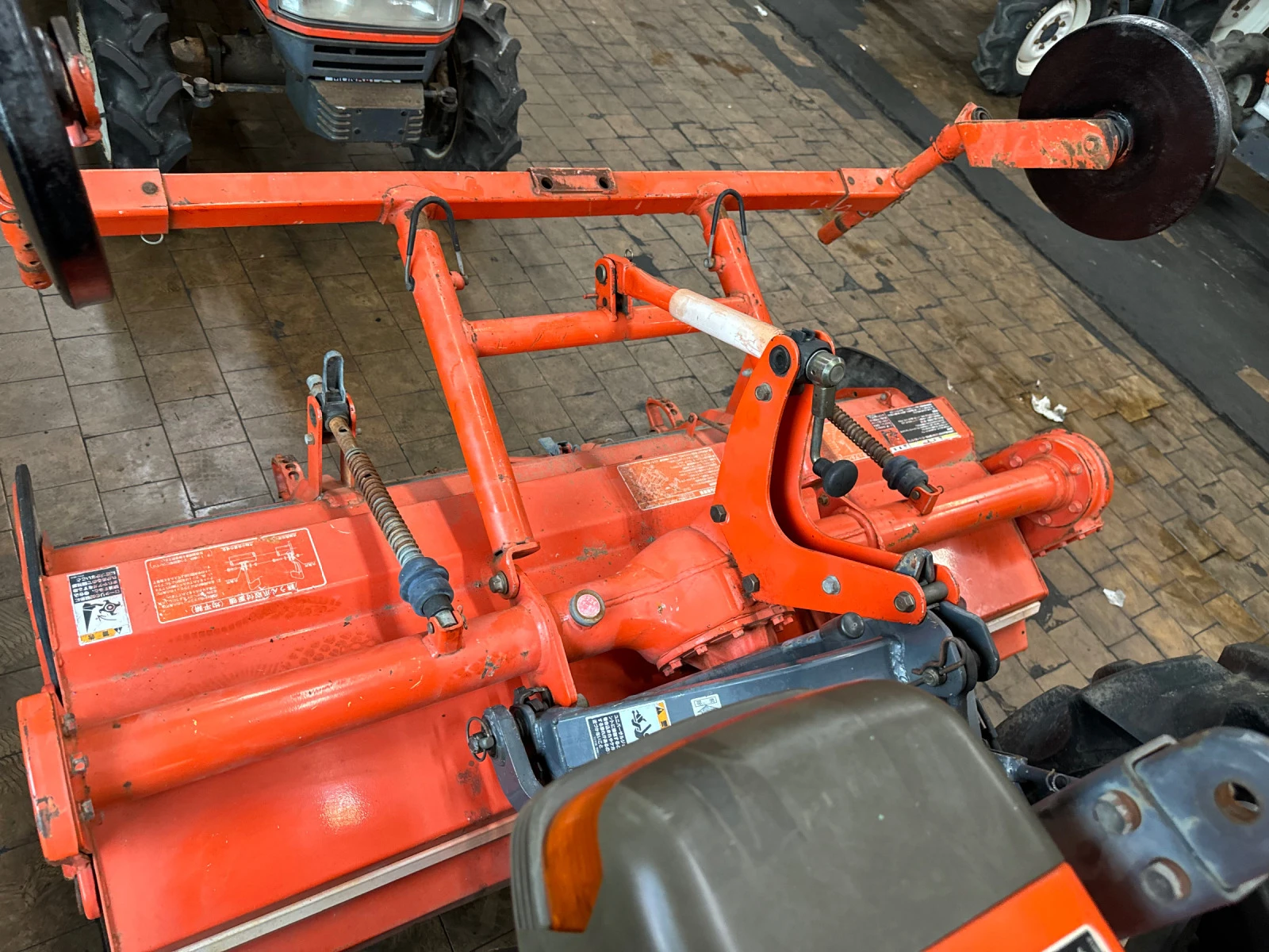 Трактор Kubota GL241 - изображение 6