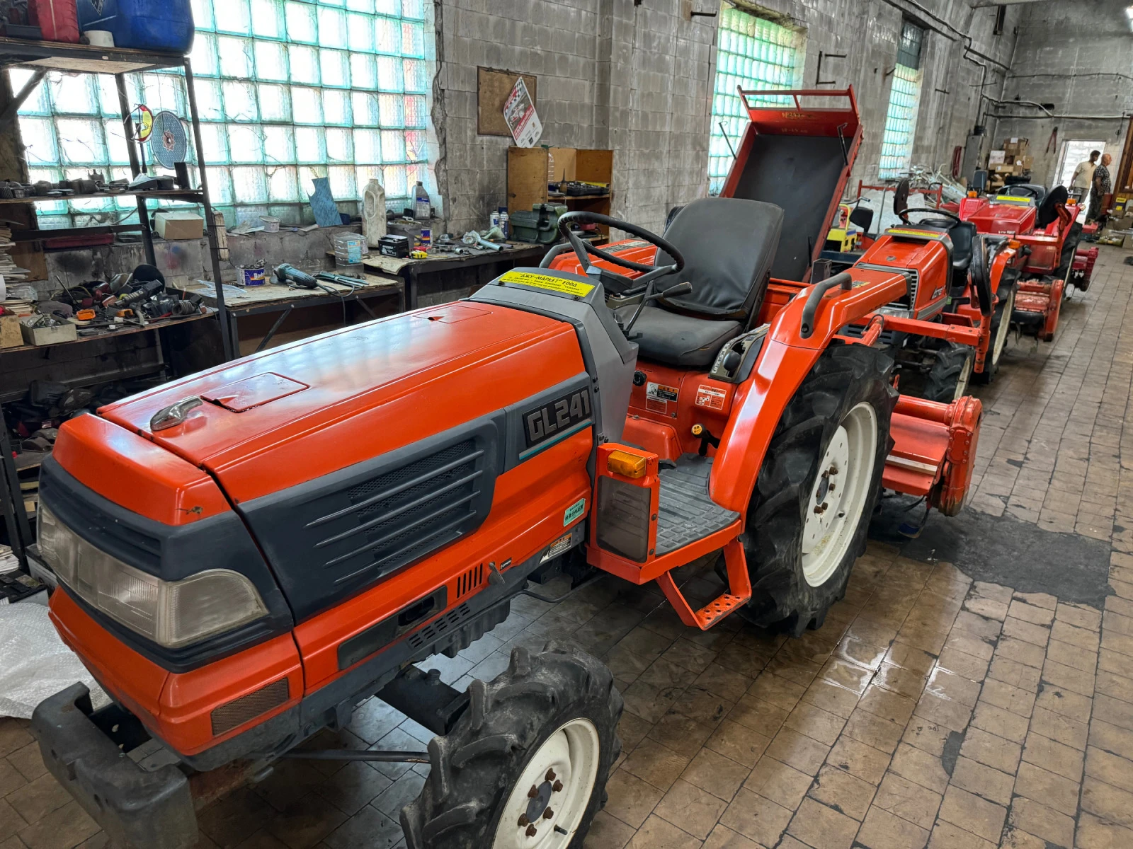 Трактор Kubota GL241 - изображение 3