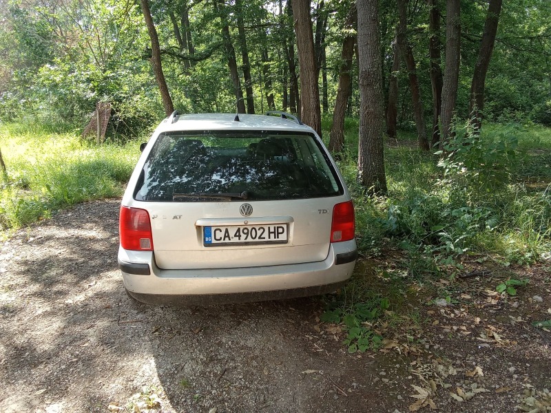 VW Passat, снимка 3 - Автомобили и джипове - 46377576