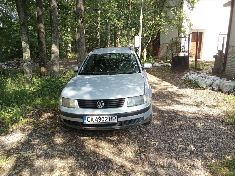 VW Passat, снимка 1 - Автомобили и джипове - 46377576