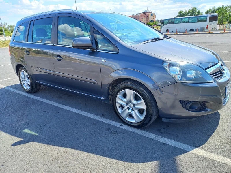 Opel Zafira 1.6, снимка 3 - Автомобили и джипове - 46505566