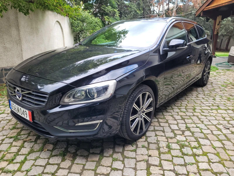 Volvo V60 D3, снимка 2 - Автомобили и джипове - 47359310