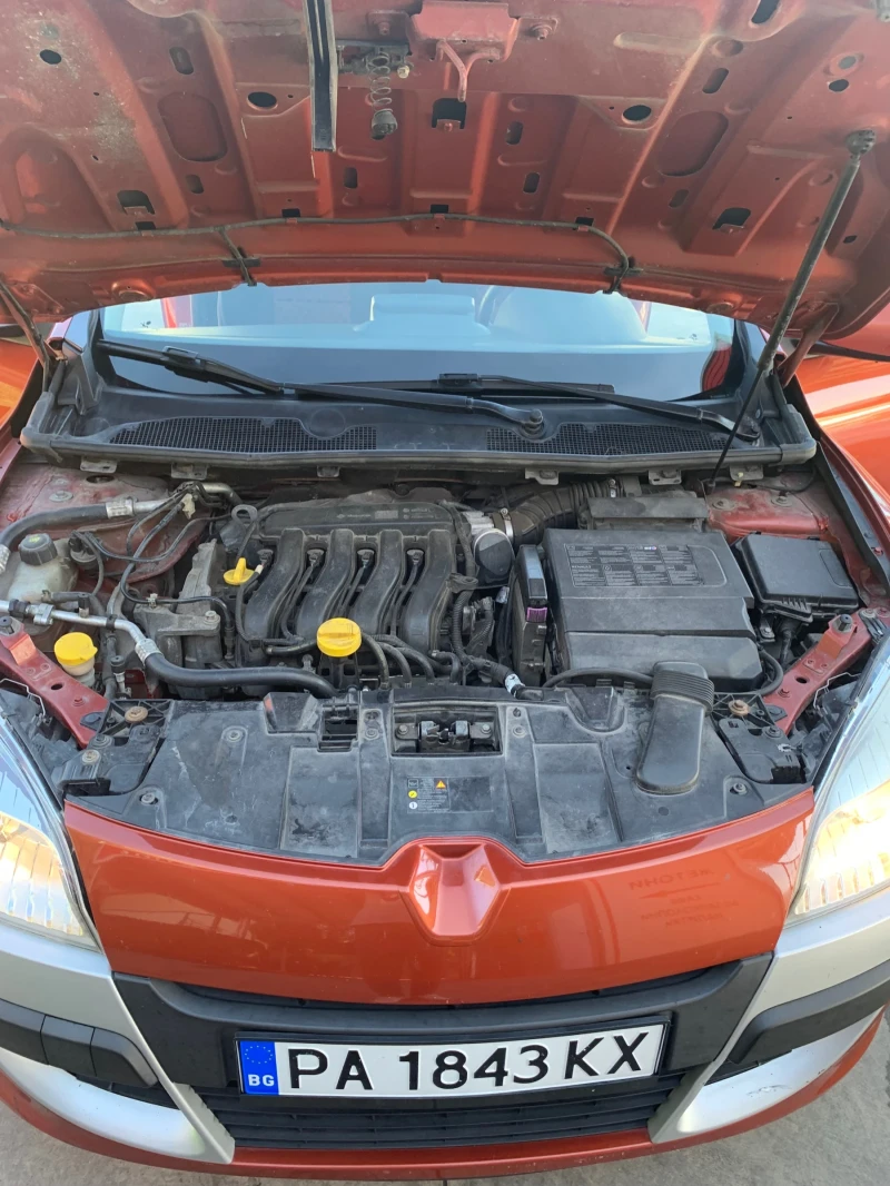 Renault Megane Газ-Бензин 1.6i, снимка 7 - Автомобили и джипове - 47695338