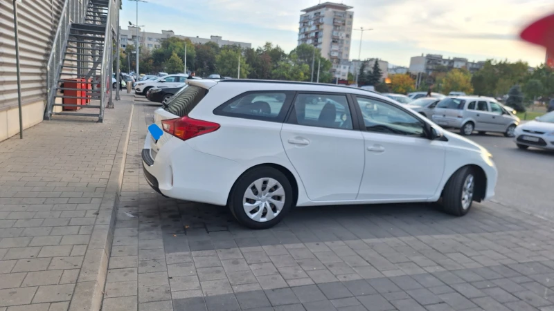 Toyota Auris, снимка 4 - Автомобили и джипове - 47725184