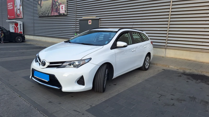 Toyota Auris, снимка 1 - Автомобили и джипове - 47725184