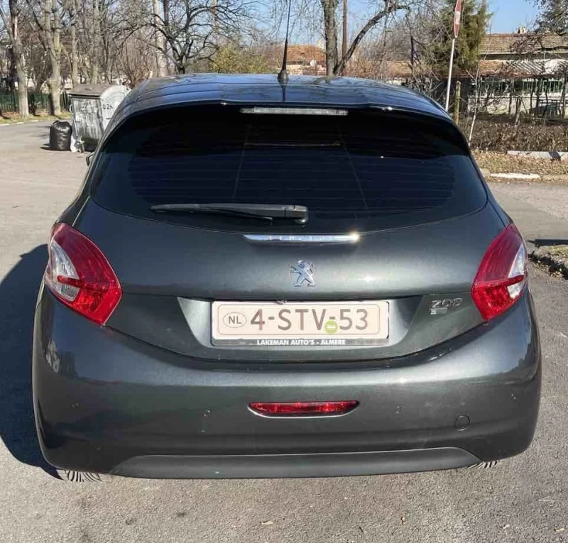 Peugeot 208 Автоматик 1.4еHDI, снимка 3 - Автомобили и джипове - 48228410