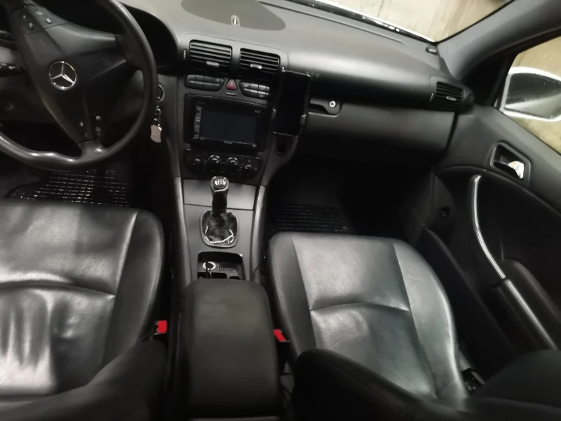 Mercedes-Benz C 220 2.2, снимка 6 - Автомобили и джипове - 48261316